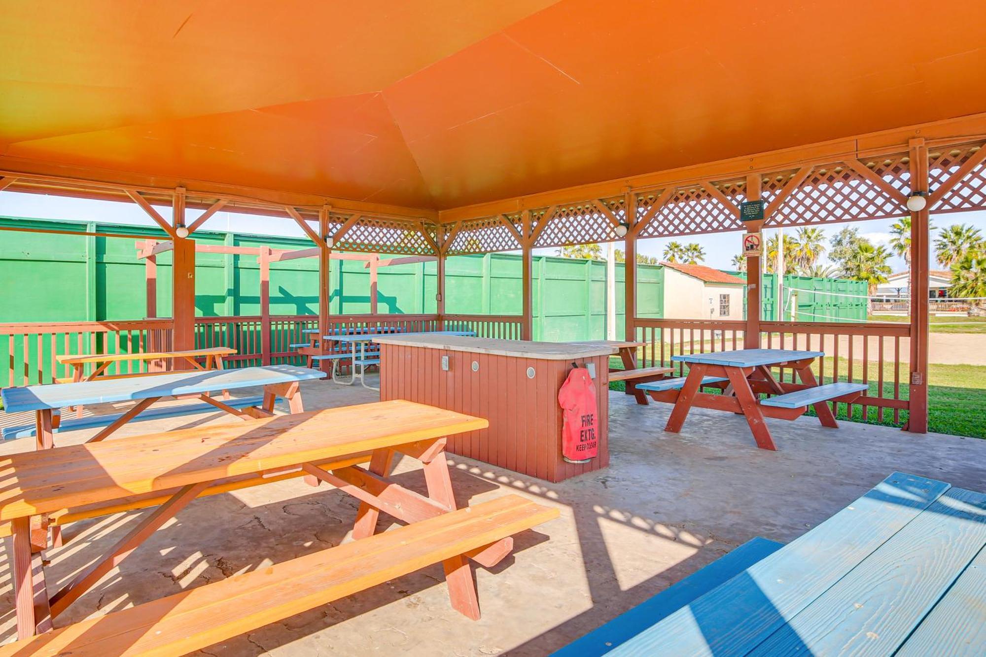 Cozy Waterfront Port Isabel Cottage With Deck! Exterior foto